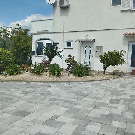 Apartment Lucia Punat Exterior foto